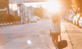 相见恨晚的文案无关情感 情若真不必相见恨晚